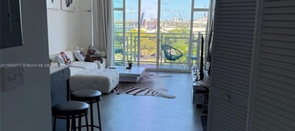 1 dormitorio propiedad comercial en venta en Miami, Miami-Dade, Florida, USA № 615848 2