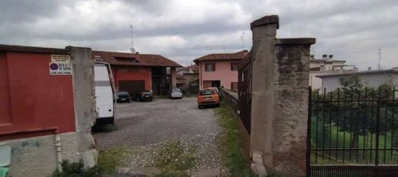 3 bedrooms Apartment in Vaprio d'Adda, Italy No. 370081 2