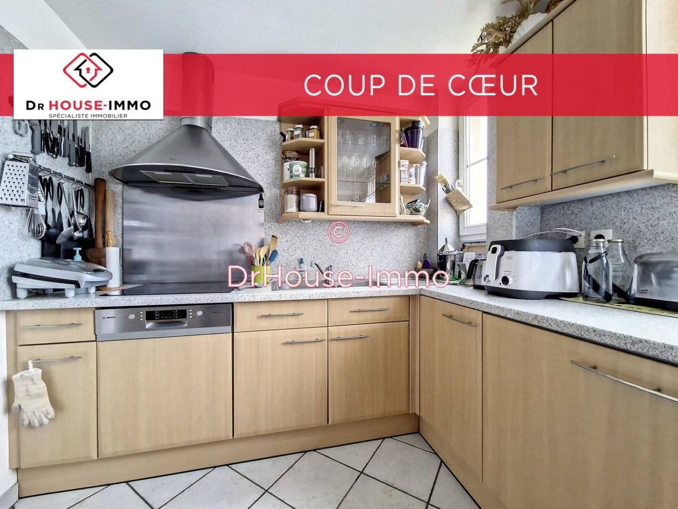 3 bedrooms Apartment in Le Bourget, France No. 136222