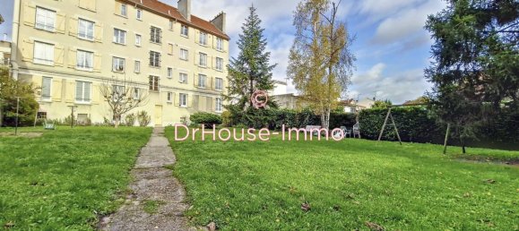 3 bedrooms Apartment in Le Bourget, France No. 136222 2