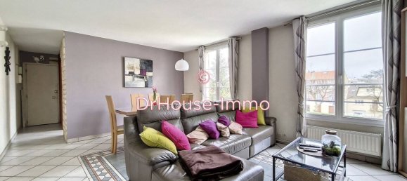 3 bedrooms Apartment in Le Bourget, France No. 136222 3
