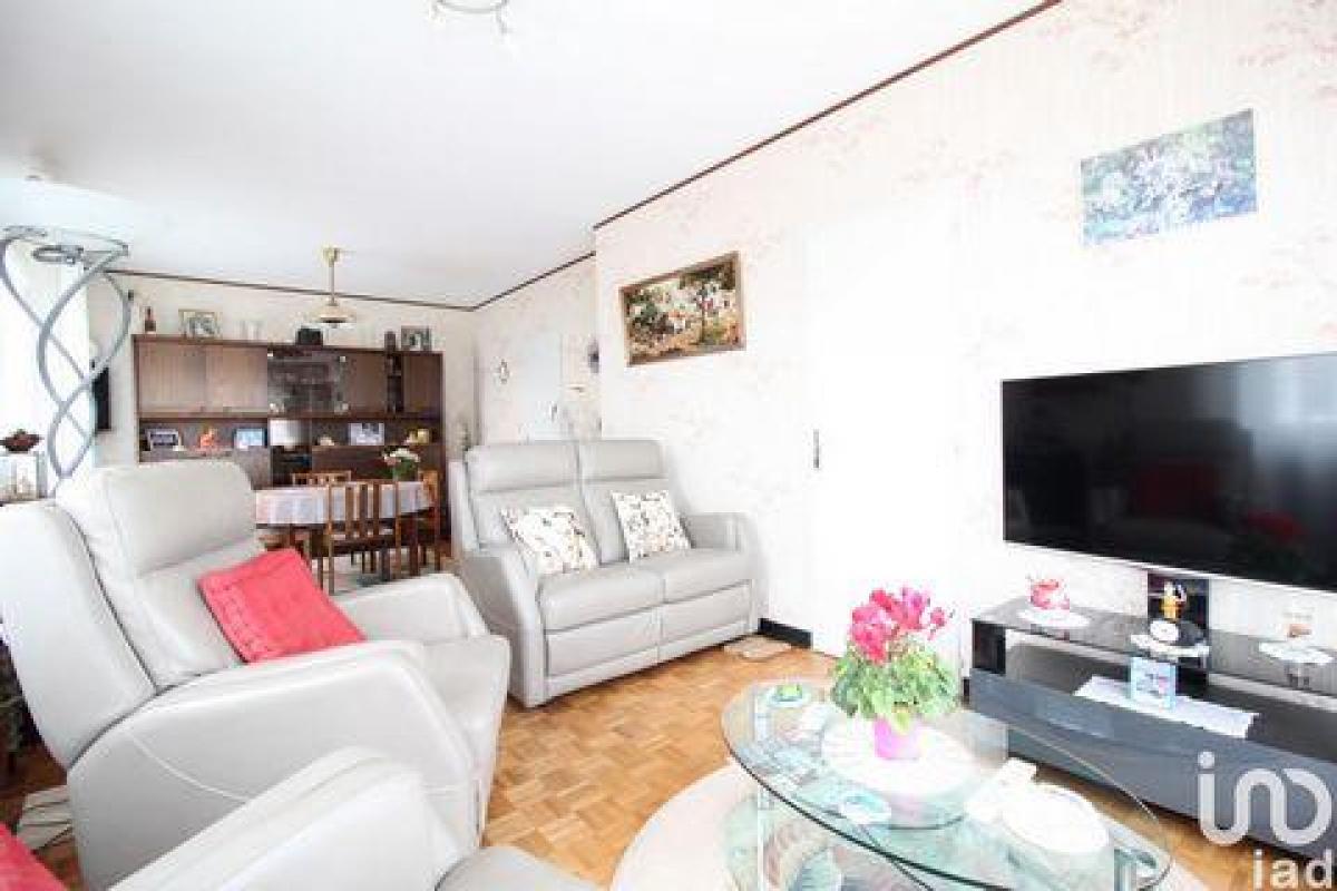 Casa de 3 dormitorios en Niort, France No. 30682