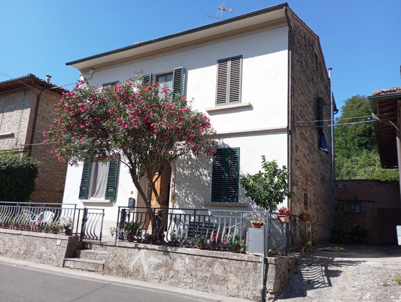 10 bedrooms House in Montaione, Italy No. 350948