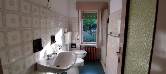 5-salle Appartement à Tizzano Val Parma, Italy No. 38477 26
