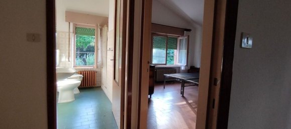 5-salle Appartement à Tizzano Val Parma, Italy No. 38477 35