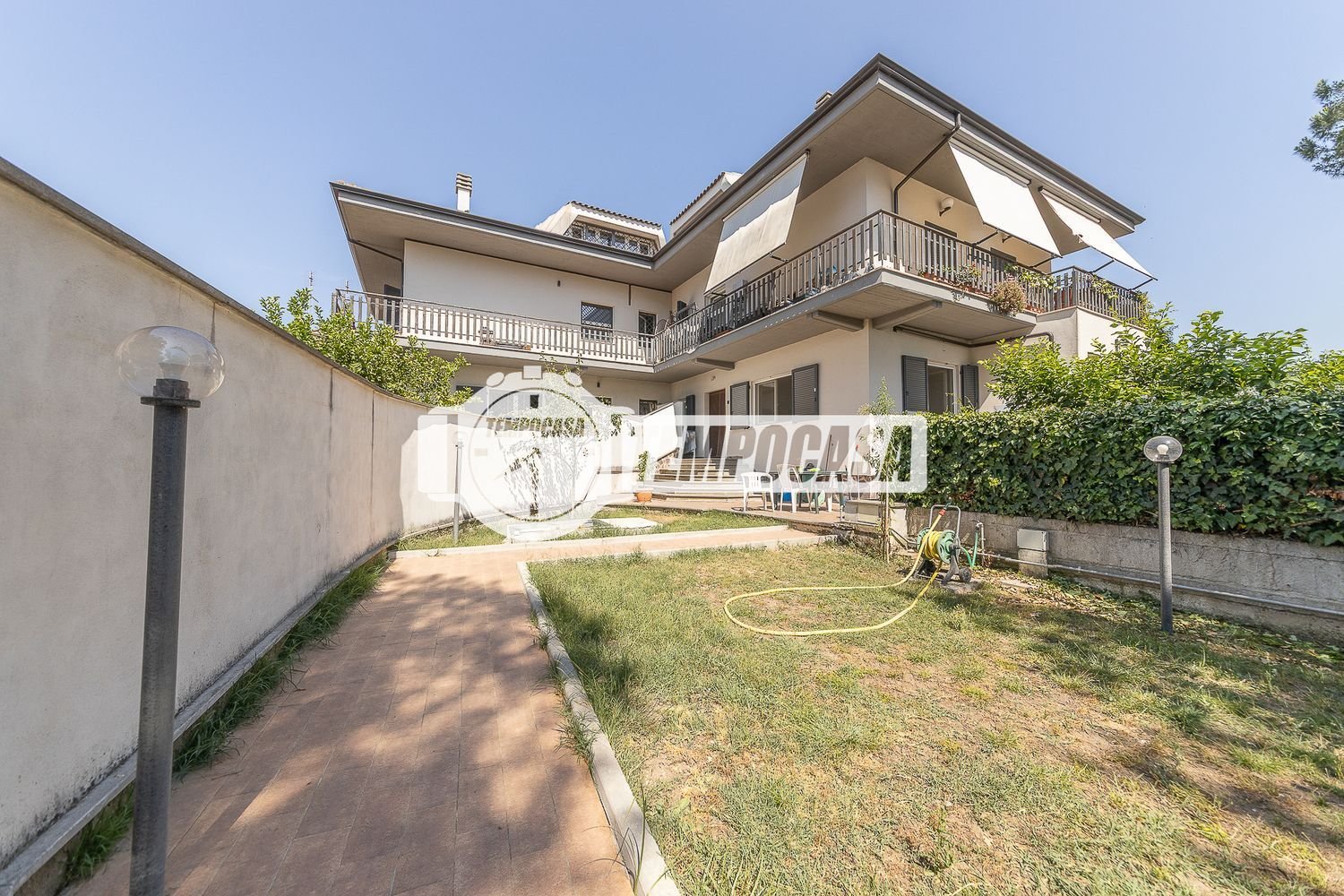 3 bedrooms Apartment in Rome, Italy No. 368260