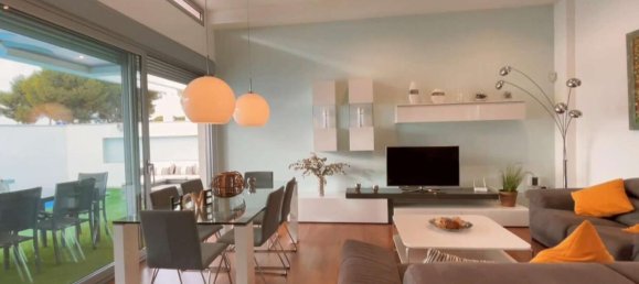 3 bedrooms House in Mil Palmeras, Spain No. 28391 7