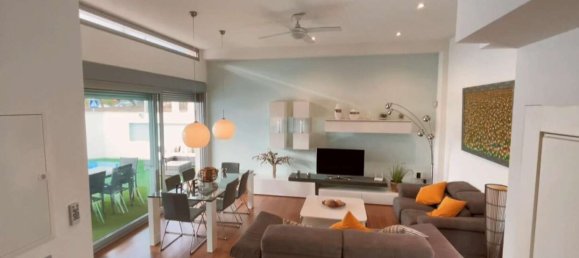 3 bedrooms House in Mil Palmeras, Spain No. 28391 4