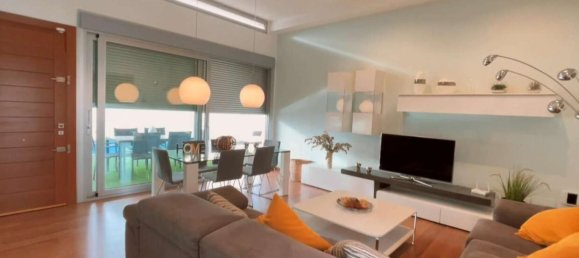 3 bedrooms House in Mil Palmeras, Spain No. 28391 5