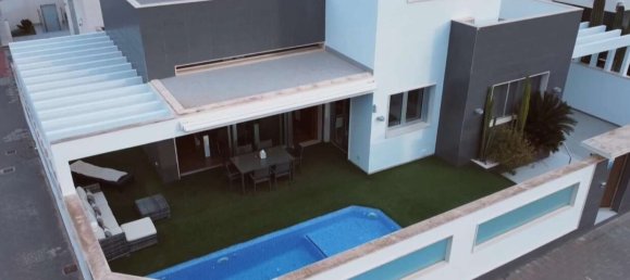 3 bedrooms House in Mil Palmeras, Spain No. 28391 3