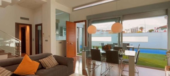 3 bedrooms House in Mil Palmeras, Spain No. 28391 11