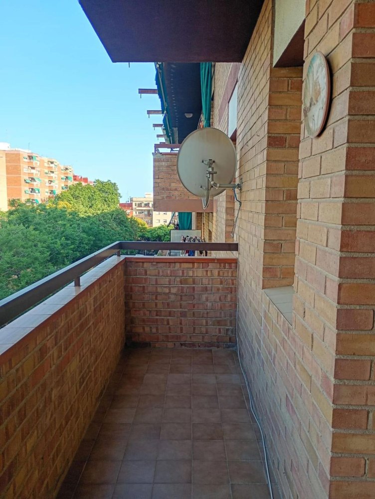 Apartamento de 4 dormitorios en Badalona, Spain No. 159022