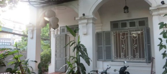 Villa de 3 dormitorios en Tay Ho, Vietnam No. 3426 2