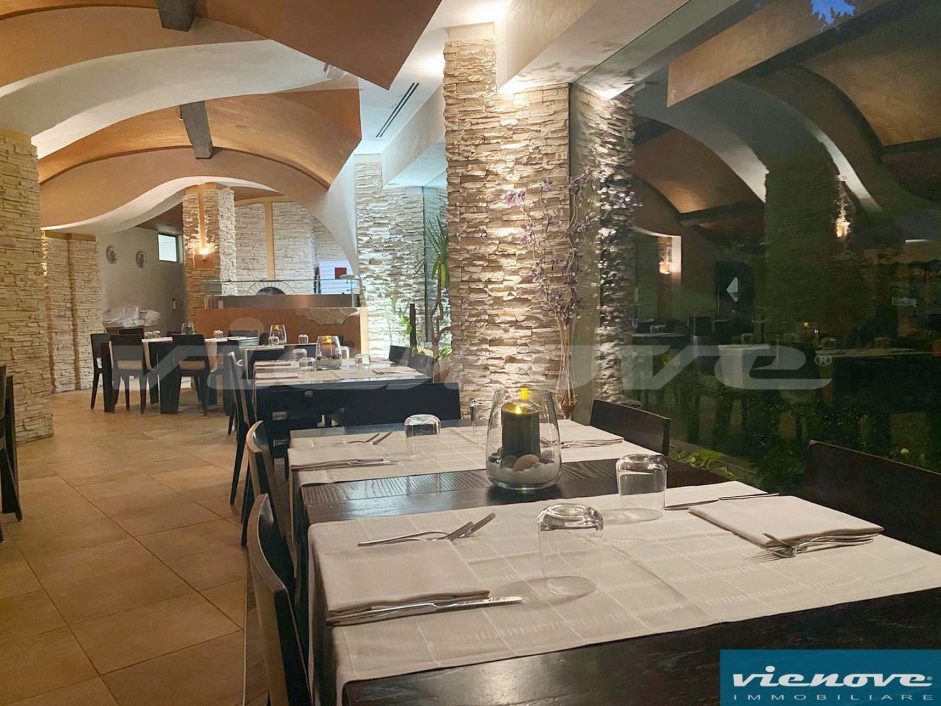 400m² Commercial property in Rocca di Cambio, Italy No. 211038