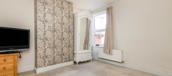  House in Exeter, United Kingdom No. 1979 27