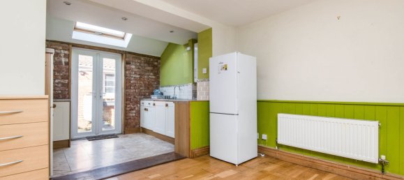  House in Exeter, United Kingdom No. 1979 22