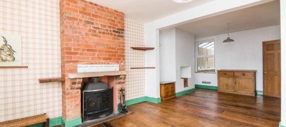  House in Exeter, United Kingdom No. 1979 3