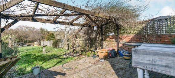  House in Exeter, United Kingdom No. 1979 30