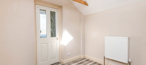  House in Exeter, United Kingdom No. 1979 29