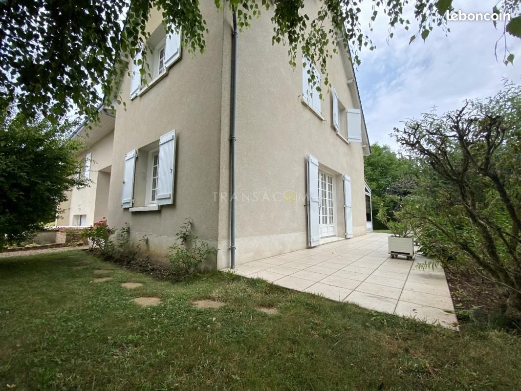 3 bedrooms House in Saint-Avertin, France No. 86228