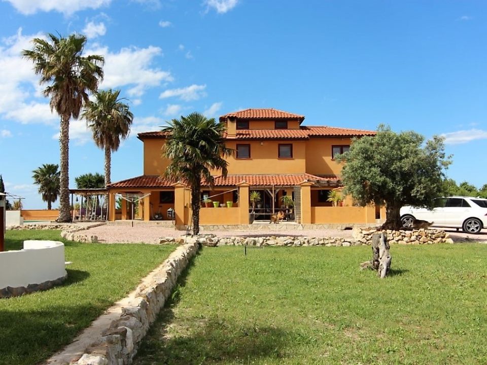 5 bedrooms Villa in Pedreguer, Spain No. 282799