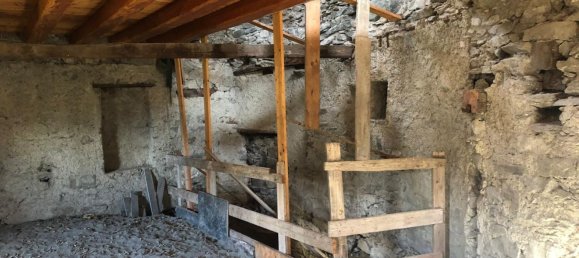 Дом с 6 комнатами в Шатийон, Италия № 251910 7