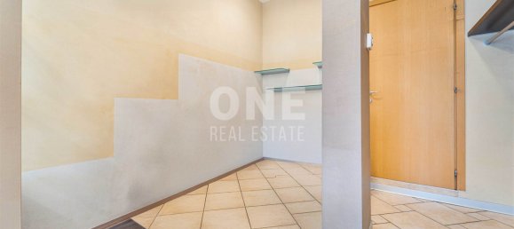 1 room Office in Pessano con Bornago, Italy No. 6276 7