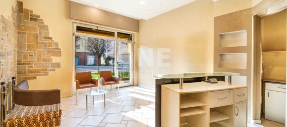 1 room Office in Pessano con Bornago, Italy No. 6276 4