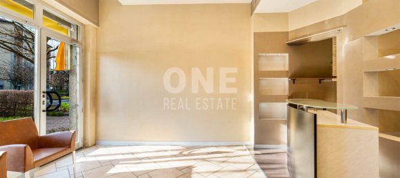 1 room Office in Pessano con Bornago, Italy No. 6276 3