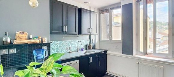 2 bedrooms Duplex in Tarare, France No. 287673 3