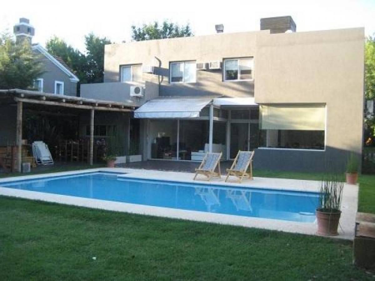 4 غرف نوم منزل في Pilar, Argentina رقم 9156