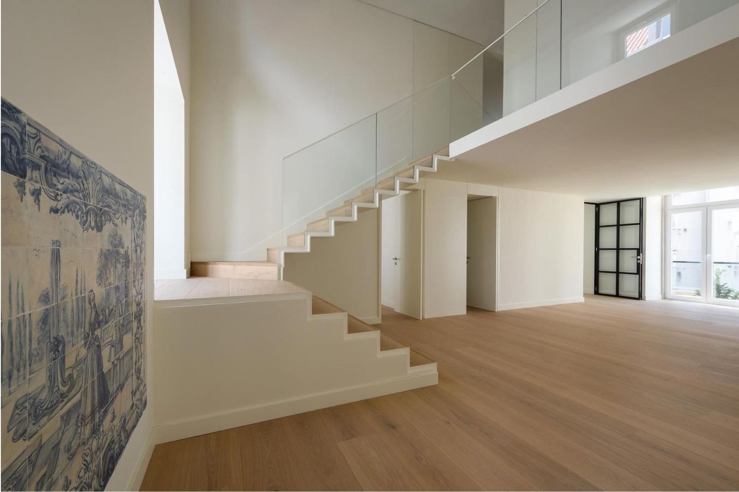 3 bedrooms Duplex in Lisbon, Portugal No. 242276