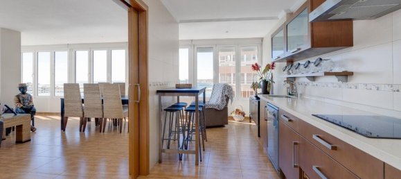 Apartamento de 3 dormitorios en Torrevieja, Spain No. 176291 4