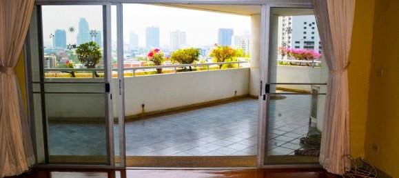 4 bedrooms Condo in Bangkok, Thailand No. 7512 7