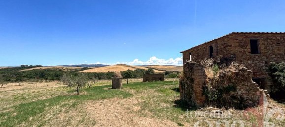 10 rooms House in Lajatico, Italy No. 71309 4