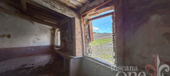 10 rooms House in Lajatico, Italy No. 71309 8