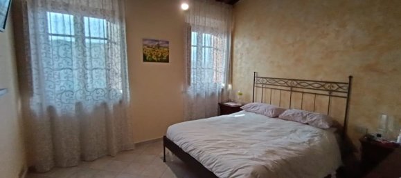 Дом с 4 комнатами в Капаннори, Италия № 190530 15