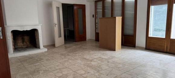 Casa de 4 dormitorios en Gagny, France No. 315586 4