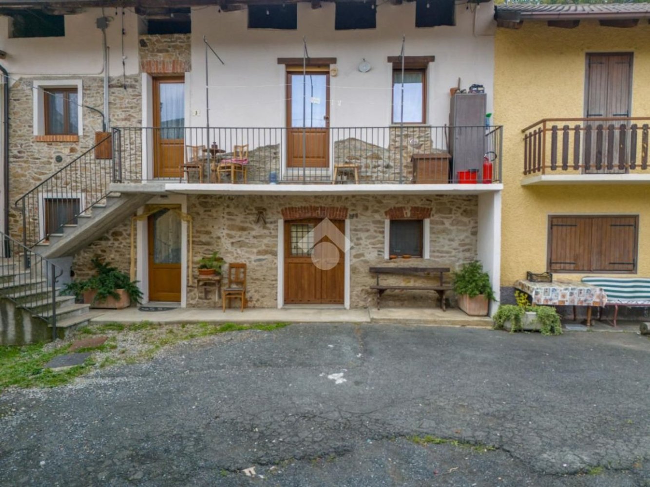 Casa de 6 habitaciónes en Venasca, Italy No. 223745
