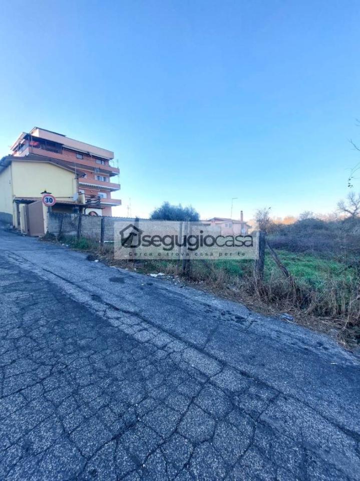 Земельный участок 1100м² в Рим, Италия № 39270