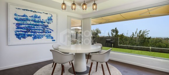 4 bedrooms Villa in Malaga, Spain No. 44418 5