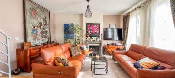 3 bedrooms House in Dreux, France No. 157943 5