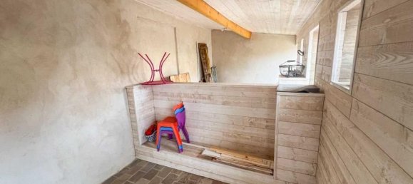 3 bedrooms House in Dreux, France No. 157943 12