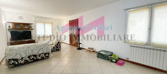 10-salle Villa à Sermide e Felonica, Italy No. 89036 10