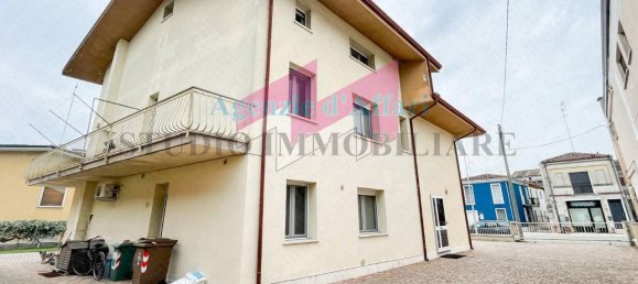 10-salle Villa à Sermide e Felonica, Italy No. 89036 19