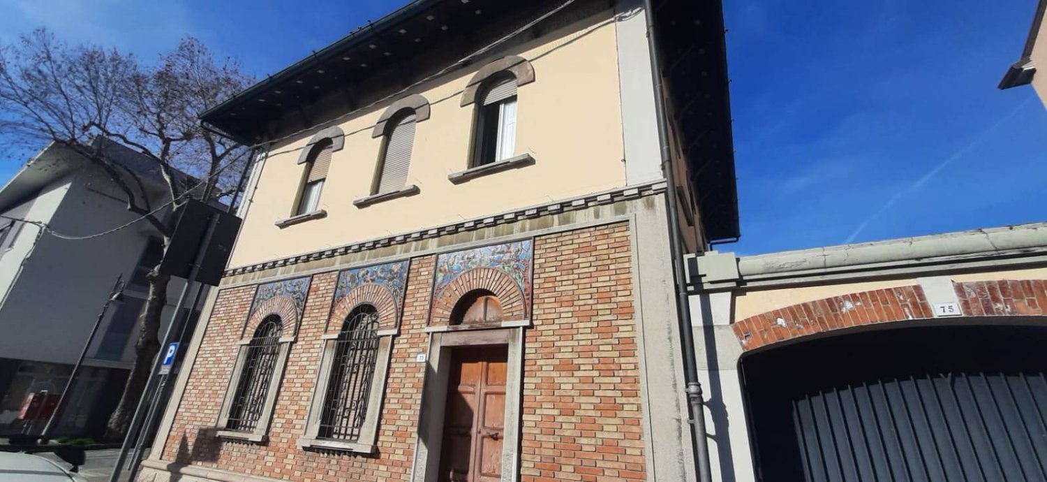 5 rooms Building in Cesena, Italy No. 84667