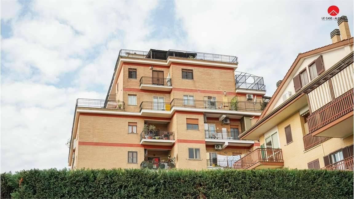 5 rooms Penthouse in Rome, Italy No. 32297