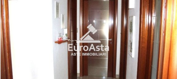 6-salle Appartement à Palermo, Italy No. 293977 8