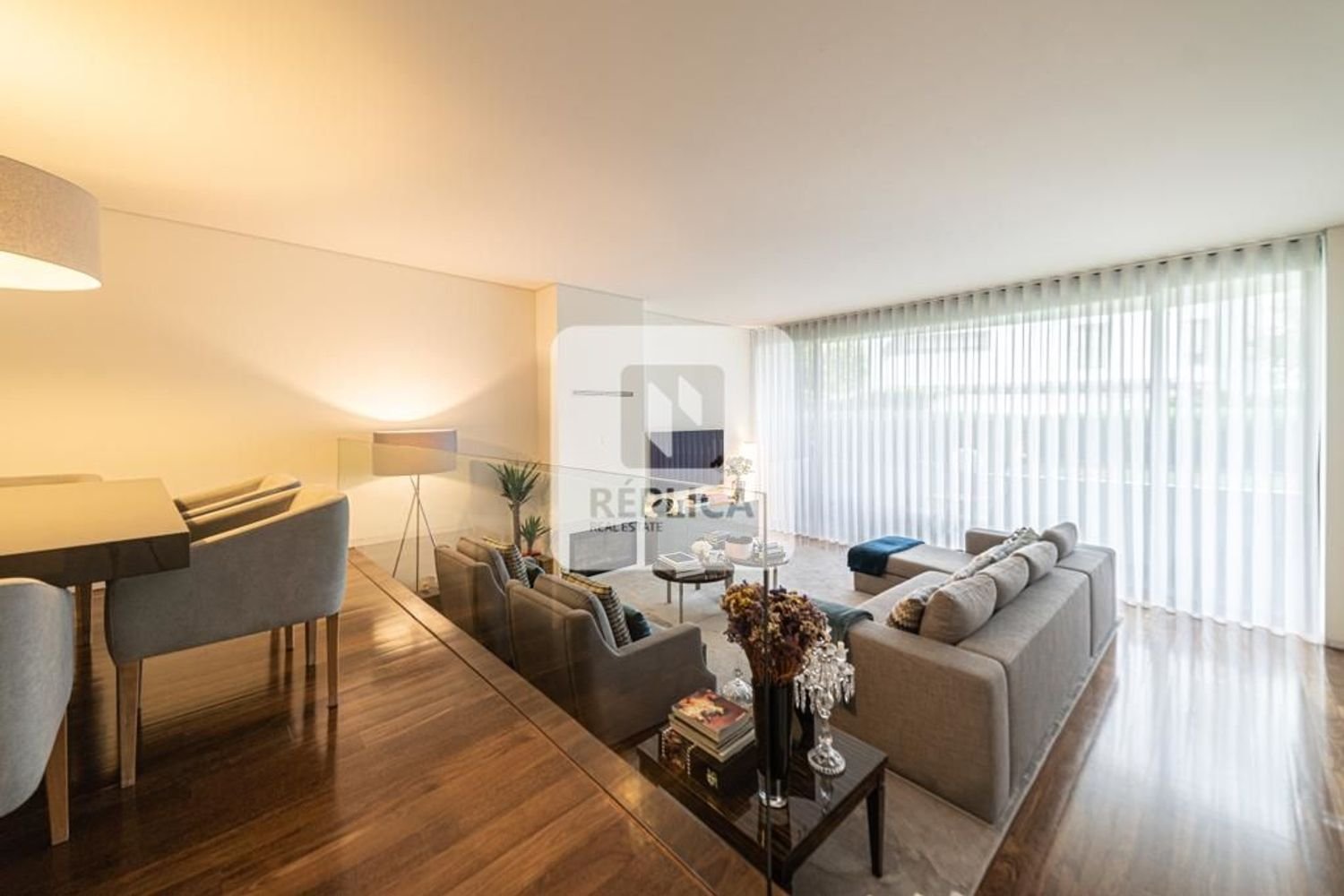 3 bedrooms Apartment in Porto, Portugal No. 132205