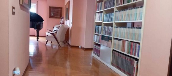 3 bedrooms Penthouse in Rome, Italy No. 334951 2